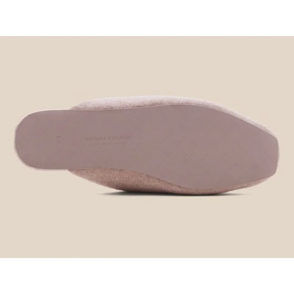 NEW Banana Republic Indoor Slippers Gray Sz M 6.5-7.5 - Picture 2 of 4